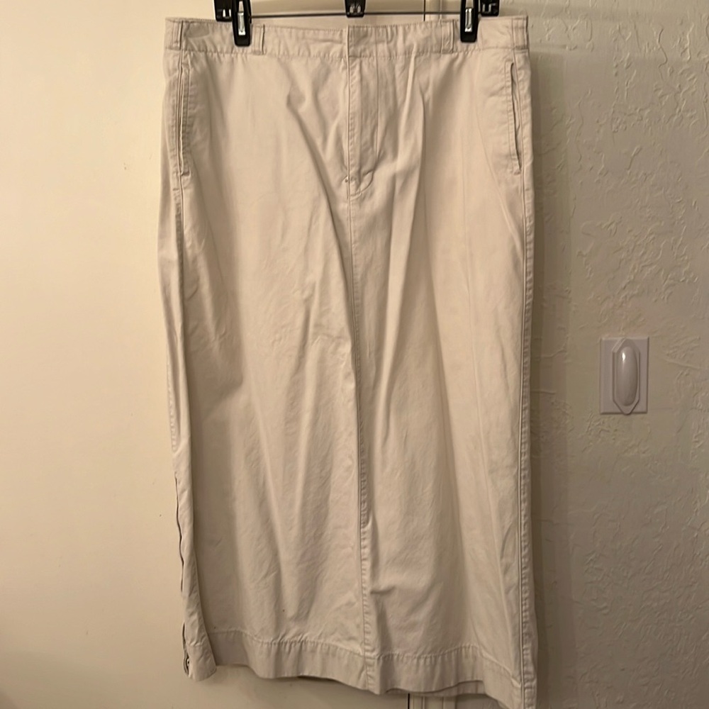 Old Navy S16 Cream Skirt